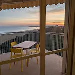 Seafront 2bedr With View 