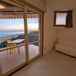 Seafront 2bedr With View 