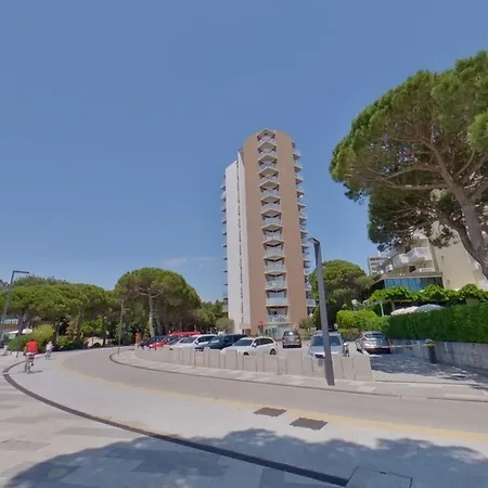 Apartment Seafront 2bedr With View 