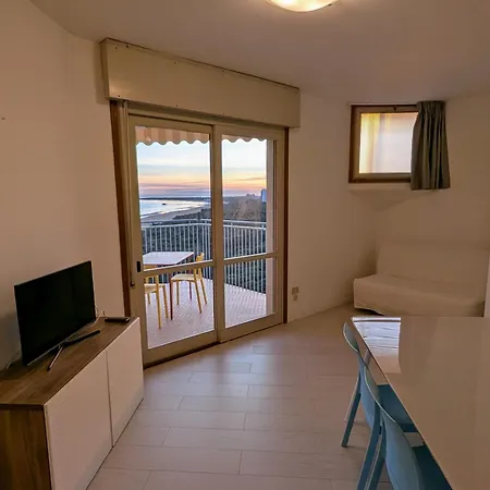 Seafront 2bedr With View 